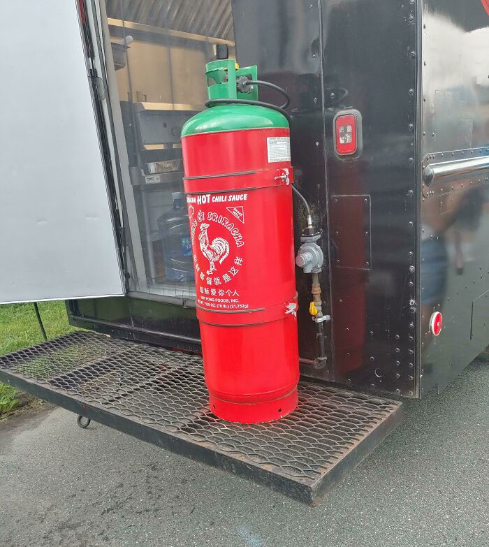 This Japanese Food Truck Made Their Propane Tank Look Like A Big Bottle Of Sriracha