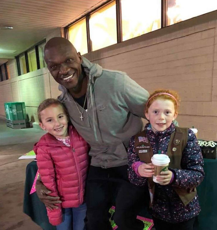 Man Buys $540 Worth Of Girl Scout Cookies So Girls Don't Have To Stay Out In Cold