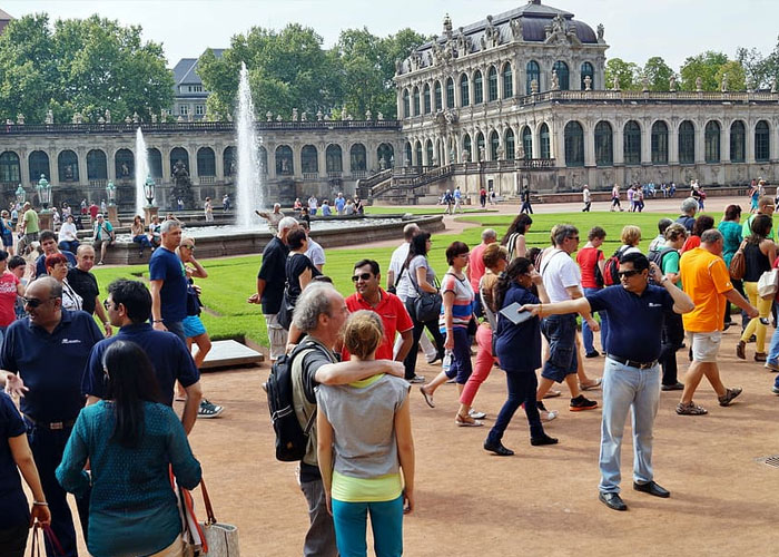 People Expose 40 Of The Worst Tourist Scams That Travelers Should Know