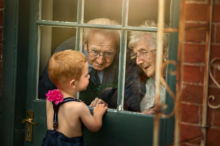 I Capture Grandparents With Their Grandkids Because No One Ever Photographed Me With Mine (27 Pics)