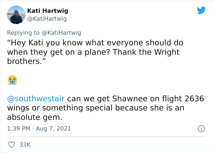 Woman Spent Flight With Little Girl Who Kept Serving Random One-Liners, Ended Up Tweeting Them And Going Viral