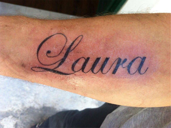 16 Tatuadores que tuvieron que lidiar con los peores "vírgenes del tatuaje", tal y como se comparte en este grupo online