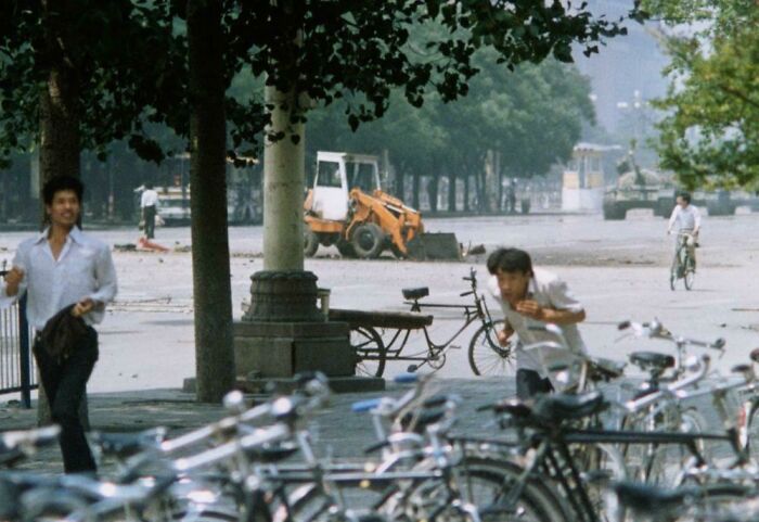 La plaza de Tiananmen antes de la infame foto, el tipo está en la parte superior izquierda, 1989