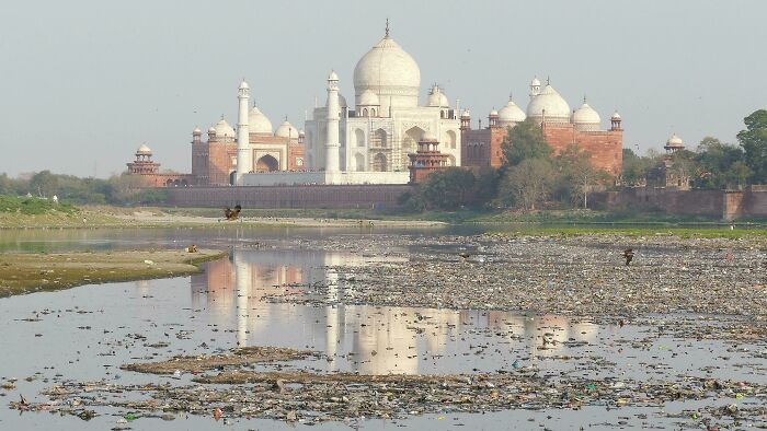 Una vista más deprimente del Taj Mahal