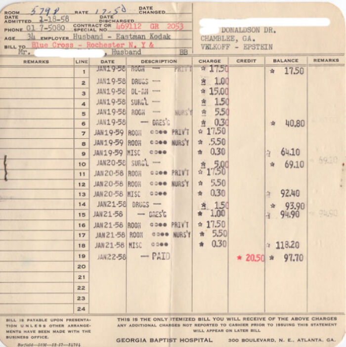 La factura del hospital por mi nacimiento el 18-1-1958. Observe que la información del seguro está en rojo