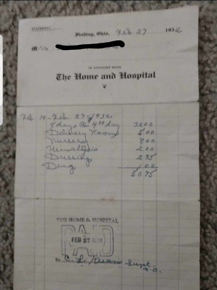 Factura por el parto y la estancia de 8 días en el hospital en 1932