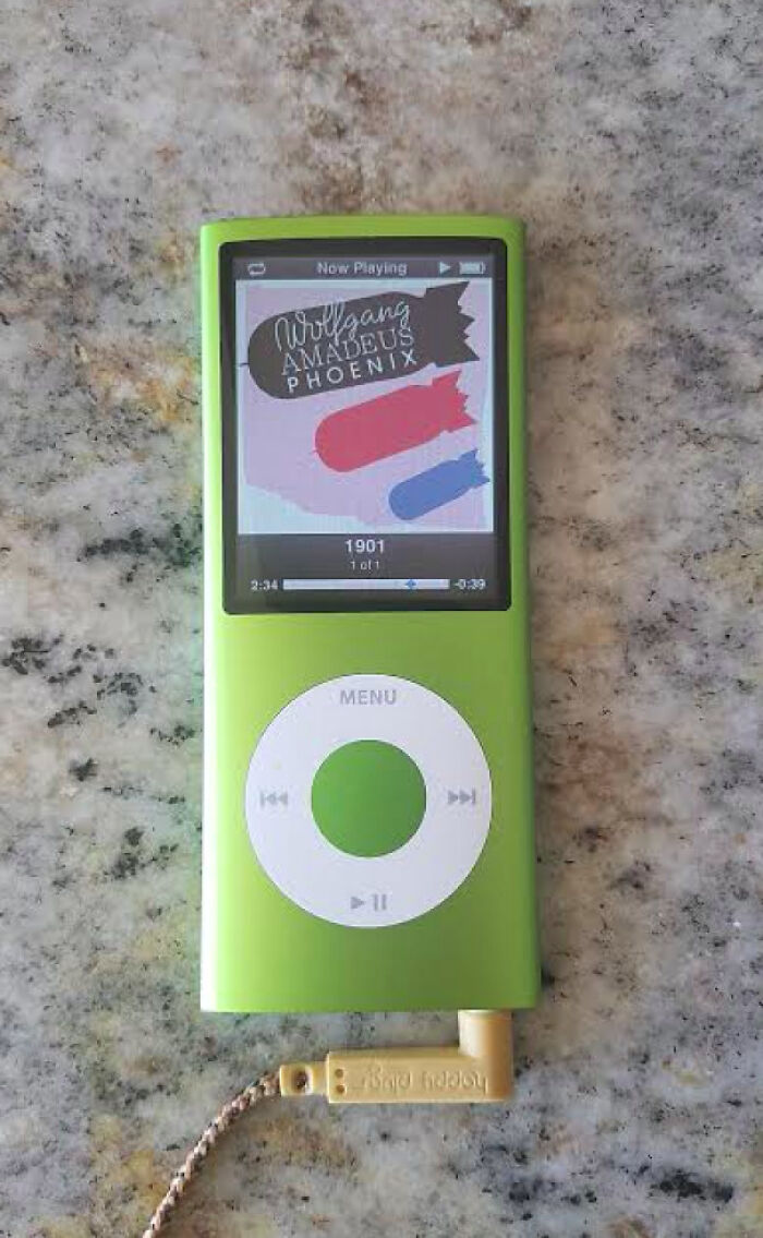 Found A Mint-Condition Ipod W/ 700+ Songs!!