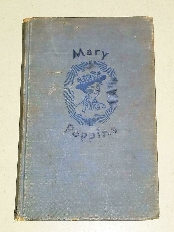 Encontré esta primera edición de Mary Poppins de 1934 en la basura del edificio en el que trabajo