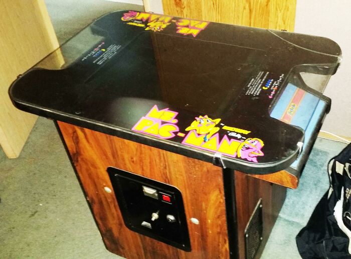 Found A Ms. Pac-Man In The Dumpster And Yes, It Works