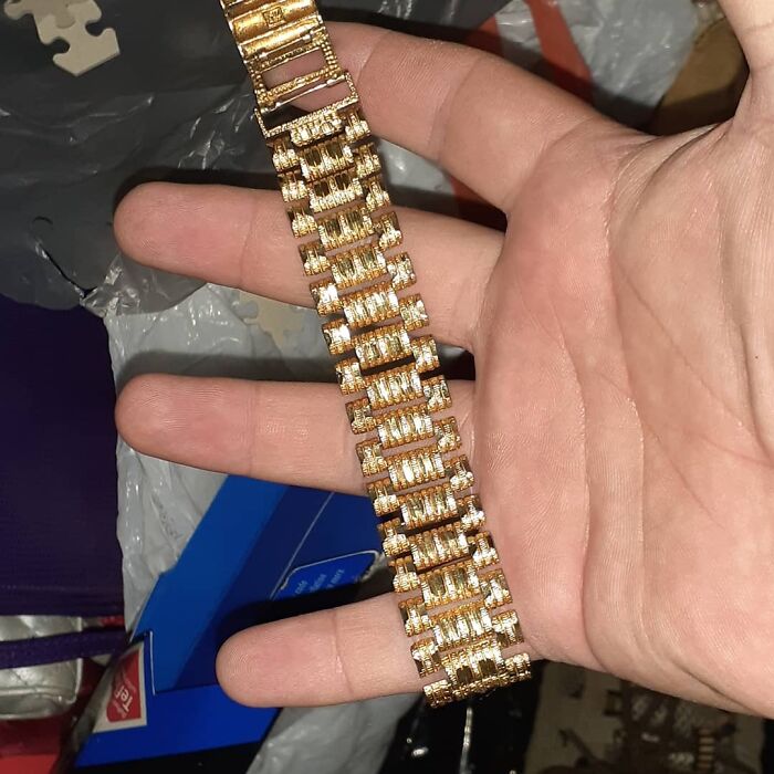 Just Found A 10k Gold Bracelet Dumpster Diving.... Total Weight Is 37.6 Grams Which Totals In At Just Over $925 Melt Value. It's A Nice Looking Chain With No Damage Tho So I Should Get More If I Decide To Sell It