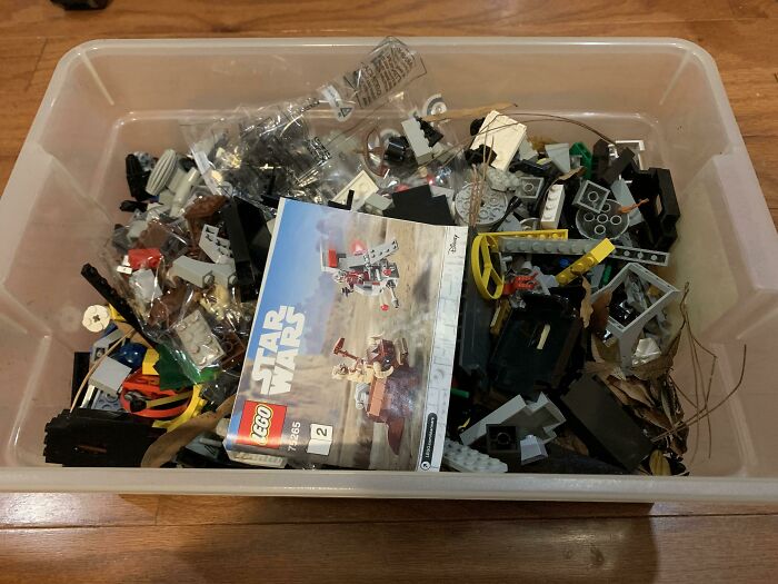 Curb Side Find! Found Next To A Restaurant Dumpster While On A Run. Hid It In A Bush And Came Back For It An Hour And A Half Later! Probably Not Worth Much But I’m So Excited To Look Through These Legos!