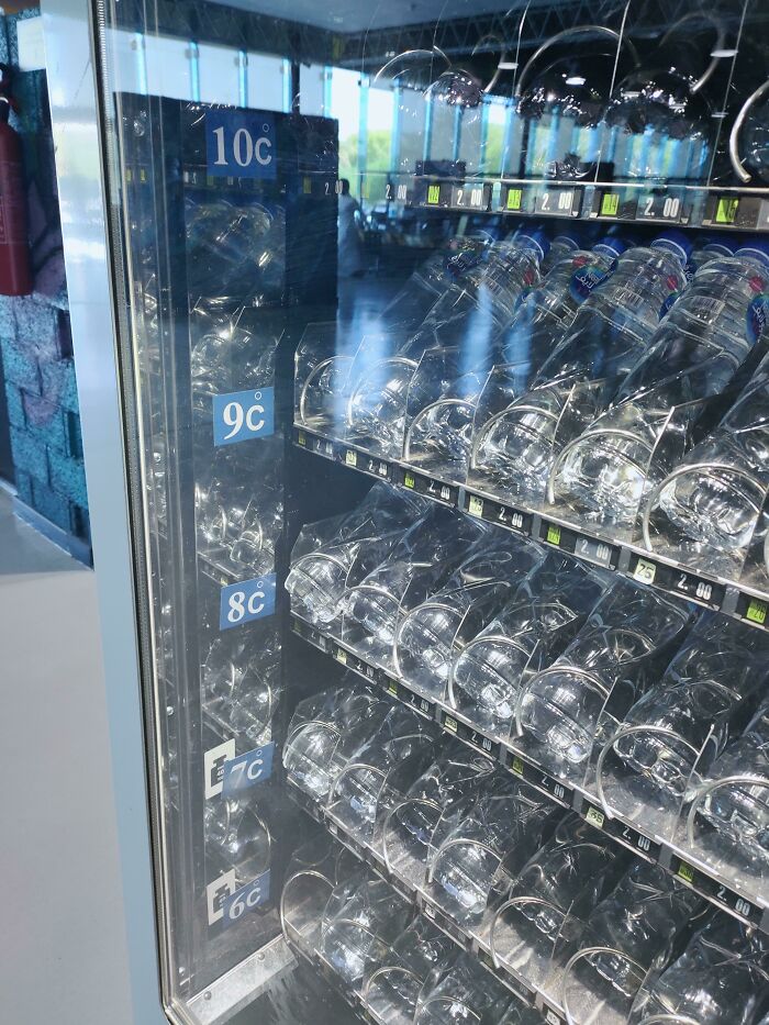 My Gym's Vending Machine Organizes Water Based On It's Temperature