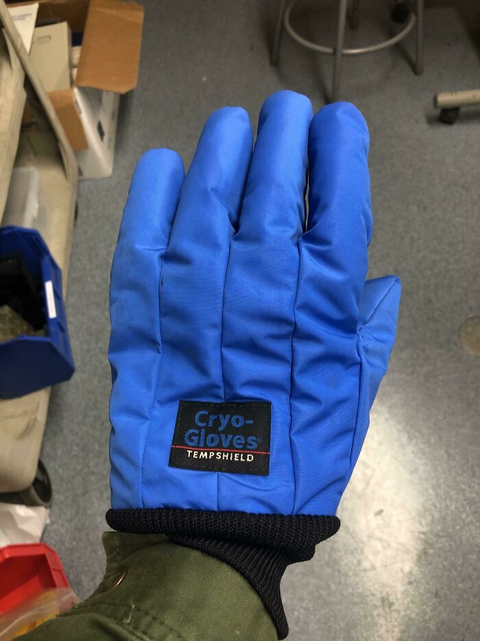 Insulated Cryo Glove For Handling Very Cold Items (E.g. Liquid Helium). Like An Oven Mitt’s Cold Cousin