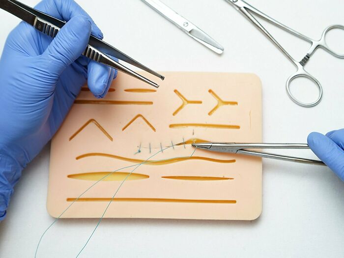 Almohadilla de entrenamiento de sutura quirúrgica