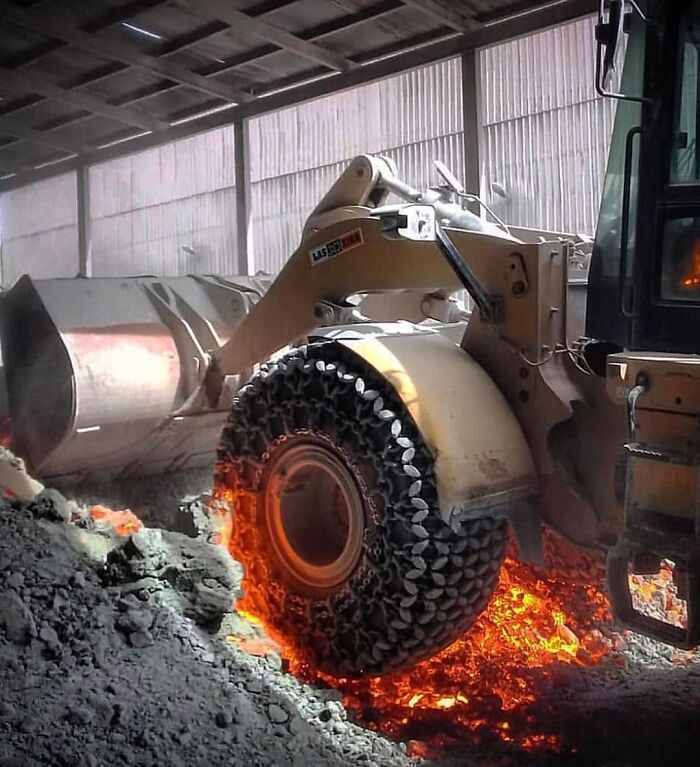 These Specialized Chain Tires That Are Used In The Extreme Heat Of Steel Mills