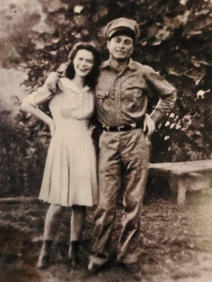 La abuela y el abuelo en 1937. Ella ha fallecido hoy a los 100 años