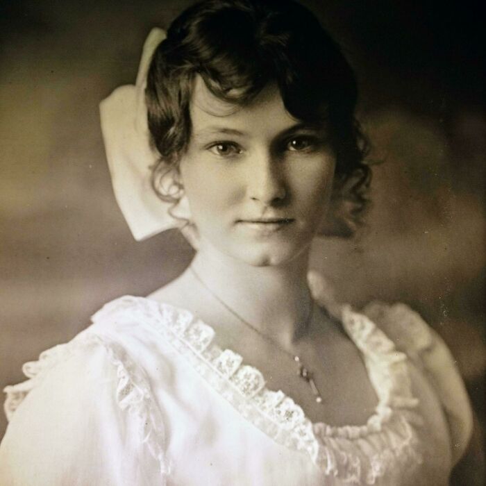 Ella es Hazel, mi suegra. 1916