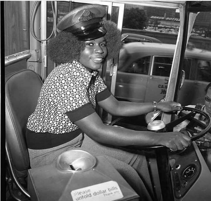 Mary Wallace: First Female Bus Driver For Chicago Transit Authority (1974)