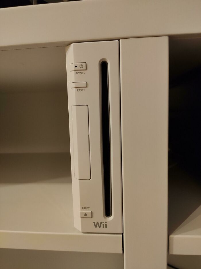 My Wii On My New TV Stand