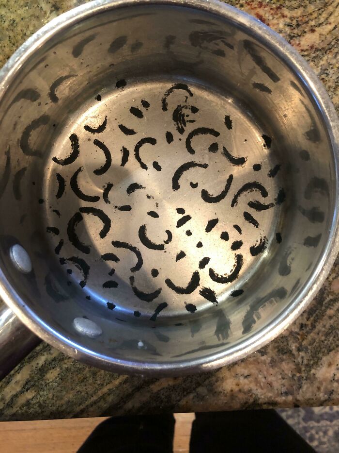 My Mom Burnt Some Pasta And Now There Are These Marks Stuck To The Bottom