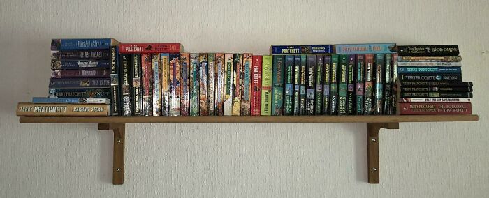 I Reorganised My Books, And Realised I Now Have Enough Terry Pratchett To Give Him His Own Shelf 
