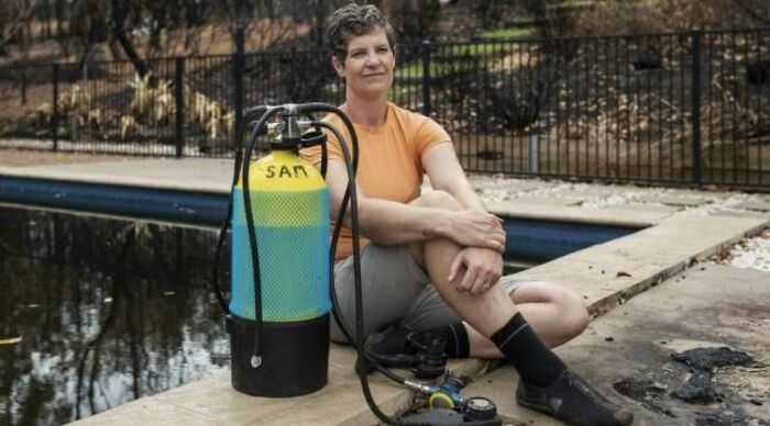 My Physics Teacher Defended Her House From Bushfires By Herself, And Then Waited Out The Fire In Her Pool Using A Scuba Tank