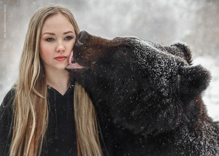 Russian Woman Rescued A Bear From A Closed-Down Zoo, And They're Best Buddies Now