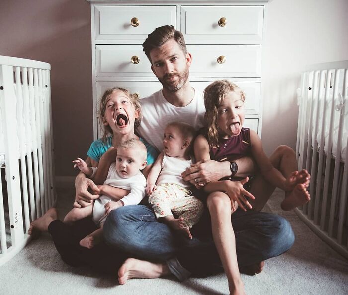 Father Of 4 Daughters Refuses To Sugarcoat His Instagram Pics, Has A Massive Following Online (New Pics)