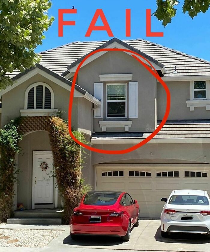 I Have To Give A Little Credit On This One For The Incredible Work This Shutter Installer Did To Cut This Shutter So Perfectly Around The Roofline And Gutter. Well Done! F+
#shuddersunday