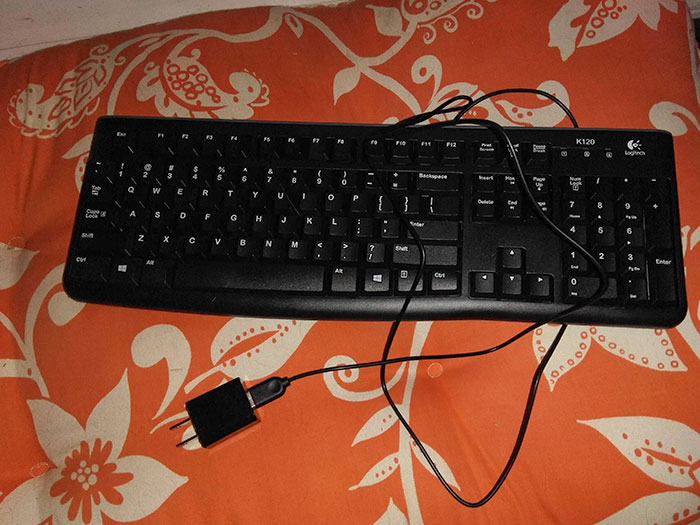 My Grandmother Was Having Problems With Her New Wired Keyboard. She Brought It With Her When She Visited. This Is What I Found