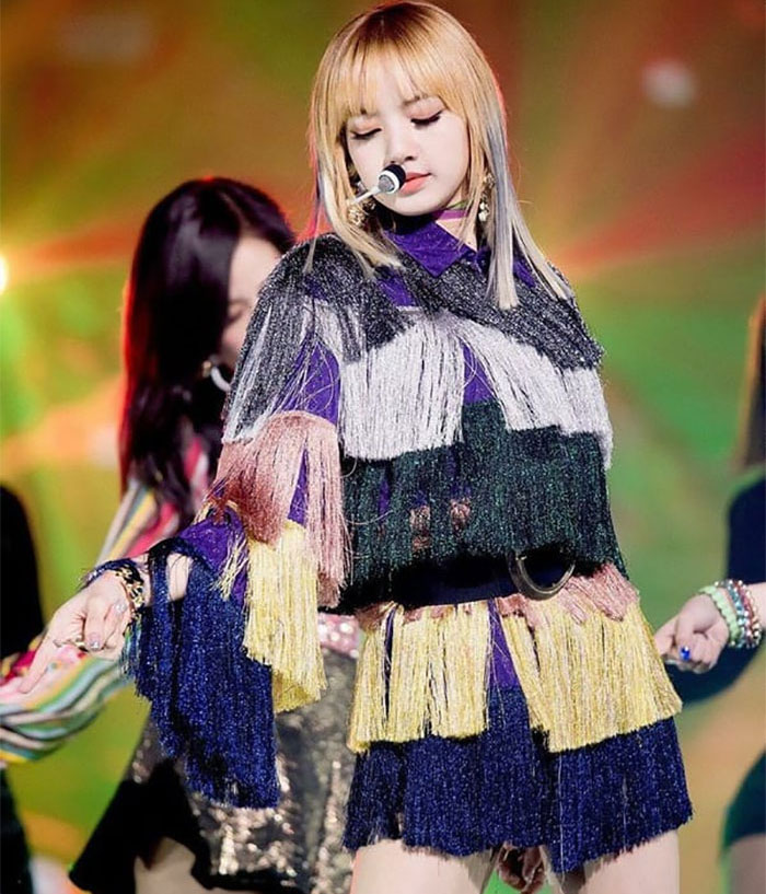 This Is Lisa From Blackpink (A Kpop Group) I Love Her Alot. But When I Saw This Group, I Thought About This Dress Immediately. I Hate It So Much. I Do Not Understand What The Stylist Had In Their Mind!
