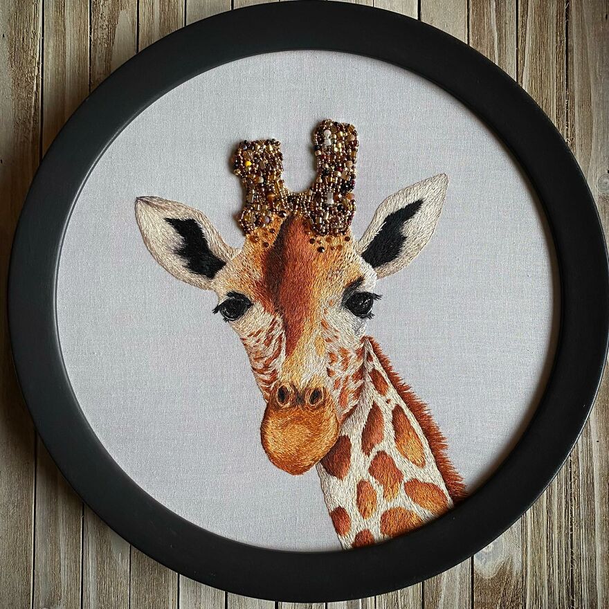 I Spent Hundreds Of Hours Embroidering These Animals///