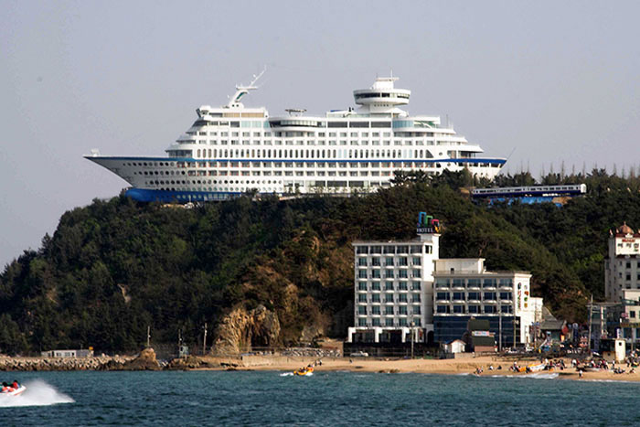 It’s Not A Stuck Cruise Ship. The Floating Cruise Ship Is Actually A Specialty Resort Hotel In South Korea