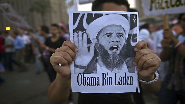 obama_bin_laden_protest-6122fc7833a4d.jpg