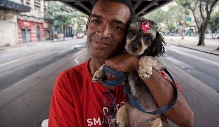 Account On Instagram Shows The Friendship Between Brazilian Homeless People And Their Dogs (183 Pics)