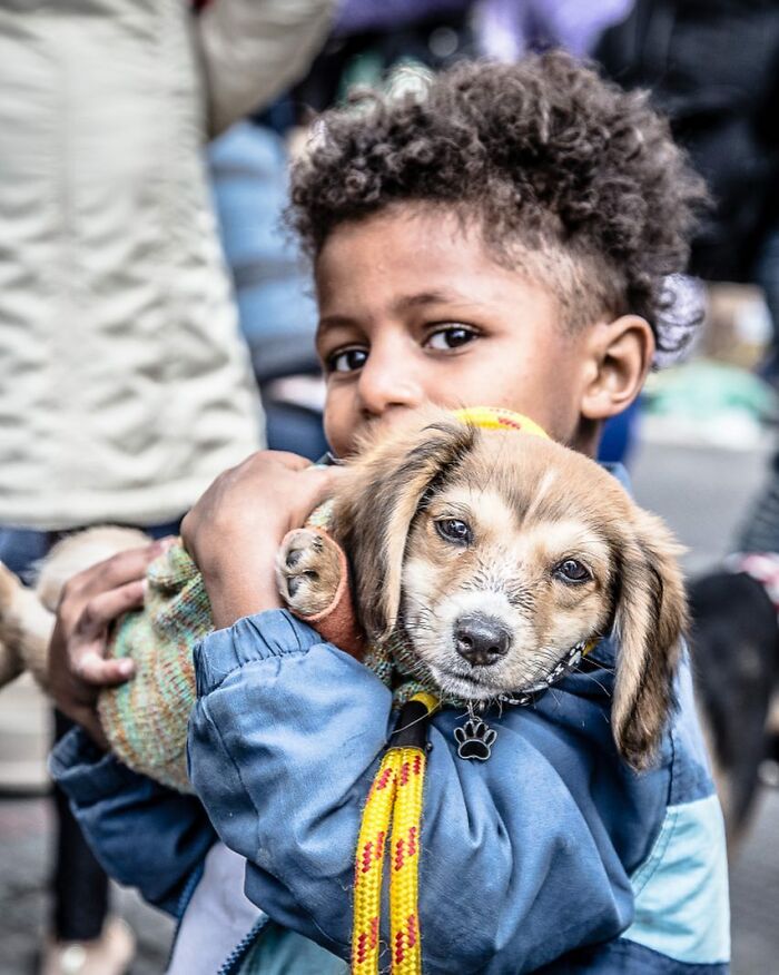 Account On Instagram Shows The Friendship Between Brazilian Homeless People And Their Dogs (183 Pics)