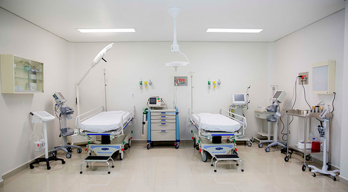 "White Mirror": 20 personas de este grupo online crean historias para "Black Mirror" que no son terroríficas ni deprimentes