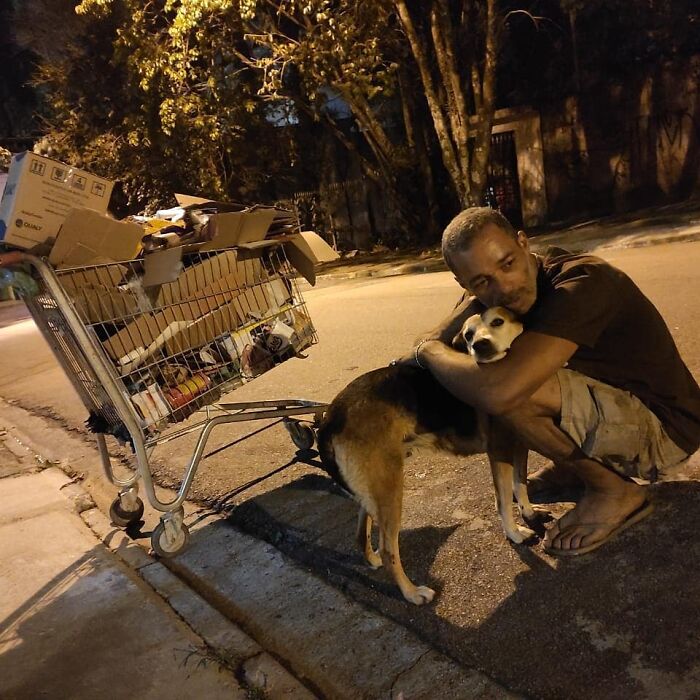 Account On Instagram Shows The Friendship Between Brazilian Homeless People And Their Dogs (183 Pics)