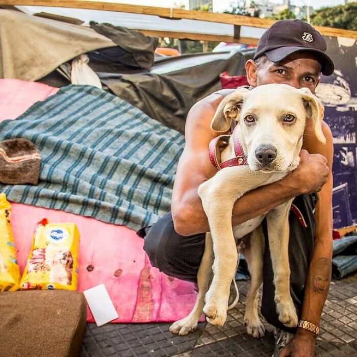 Account On Instagram Shows The Friendship Between Brazilian Homeless People And Their Dogs (183 Pics)