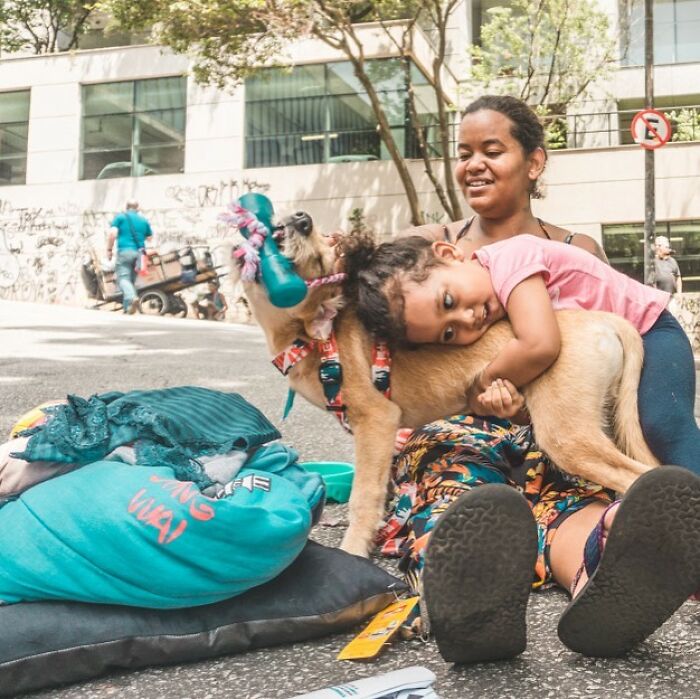Account On Instagram Shows The Friendship Between Brazilian Homeless People And Their Dogs (183 Pics)
