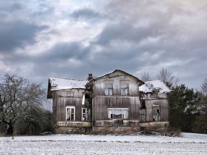 I Search For Abandoned Houses In The Arctic