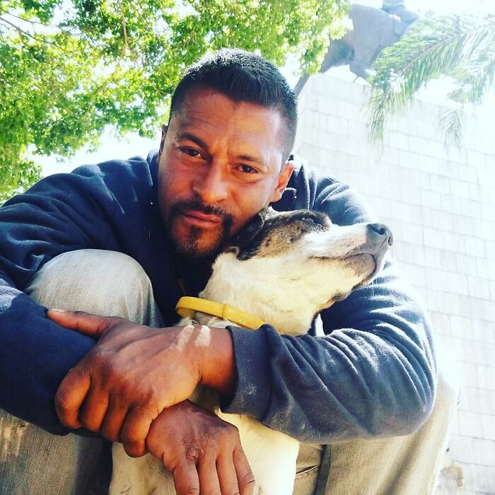 Account On Instagram Shows The Friendship Between Brazilian Homeless People And Their Dogs (183 Pics)