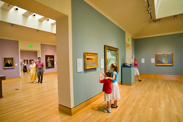 "White Mirror": 20 personas de este grupo online crean historias para "Black Mirror" que no son terroríficas ni deprimentes