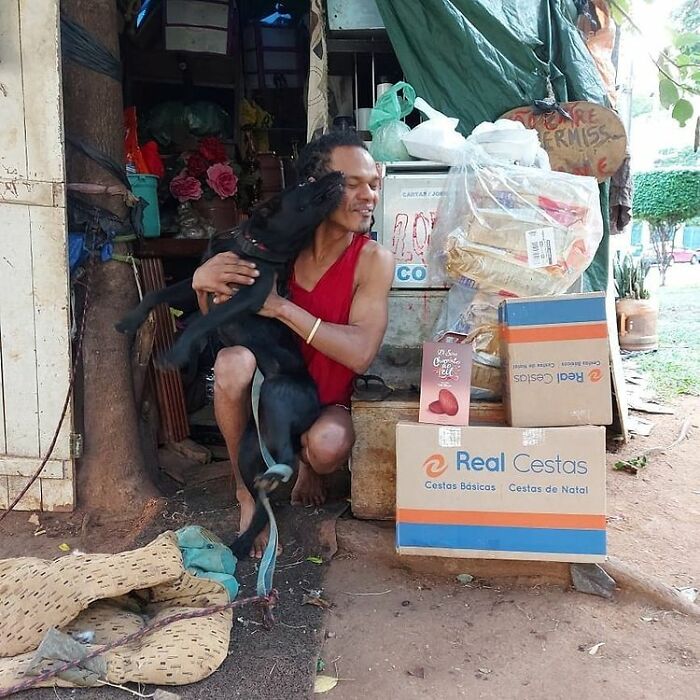Account On Instagram Shows The Friendship Between Brazilian Homeless People And Their Dogs (183 Pics)