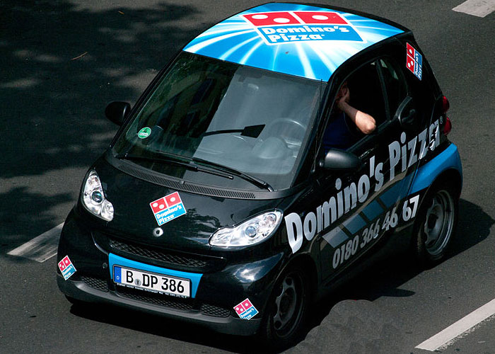 29 Of The Weirdest And Wildest Things Seen By Food Delivery Drivers On The Job