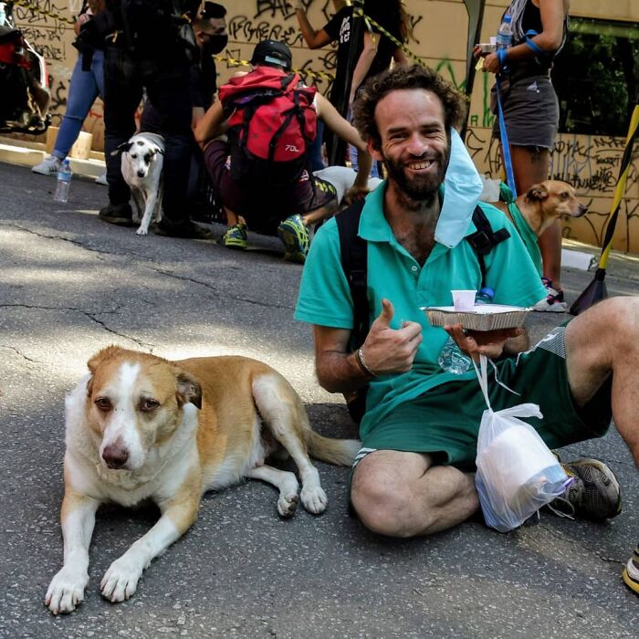 Account On Instagram Shows The Friendship Between Brazilian Homeless People And Their Dogs (183 Pics)
