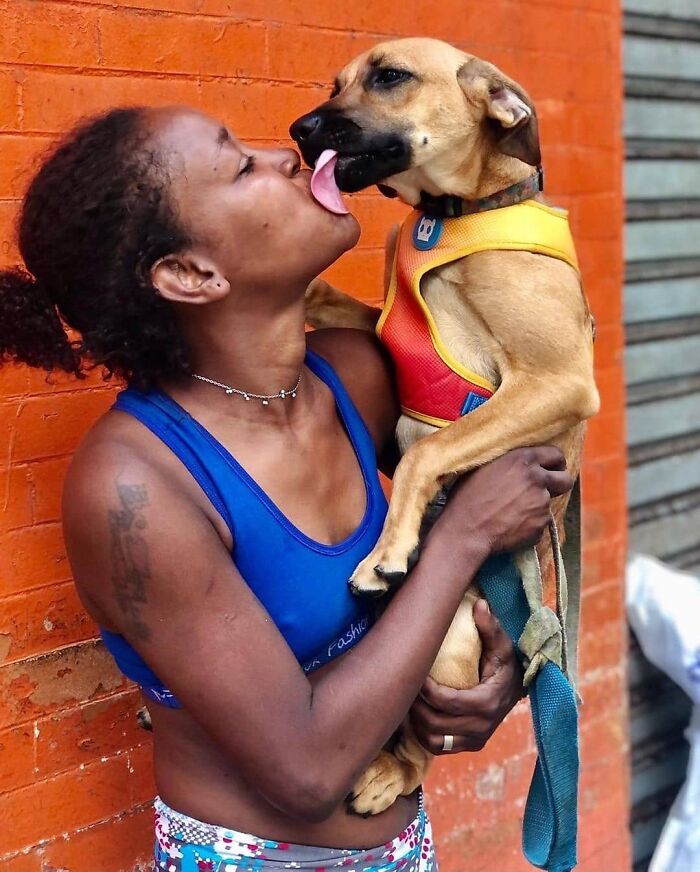 Account On Instagram Shows The Friendship Between Brazilian Homeless People And Their Dogs (183 Pics)