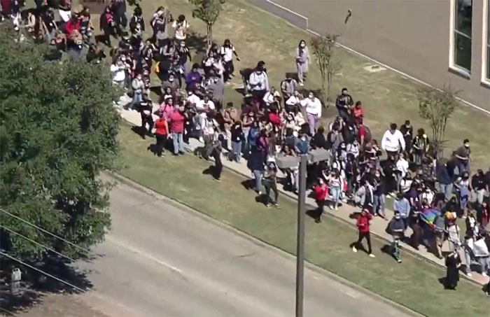 &ldquo;I Was Freaked. The Kids Were Freaked Out&rdquo;: Students Stage A Massive Walkout After A Lesbian Teacher Is Escorted Off Campus