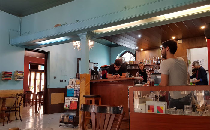 30 Of The Funniest And Weirdest Compliments Folks In This Online Group Got