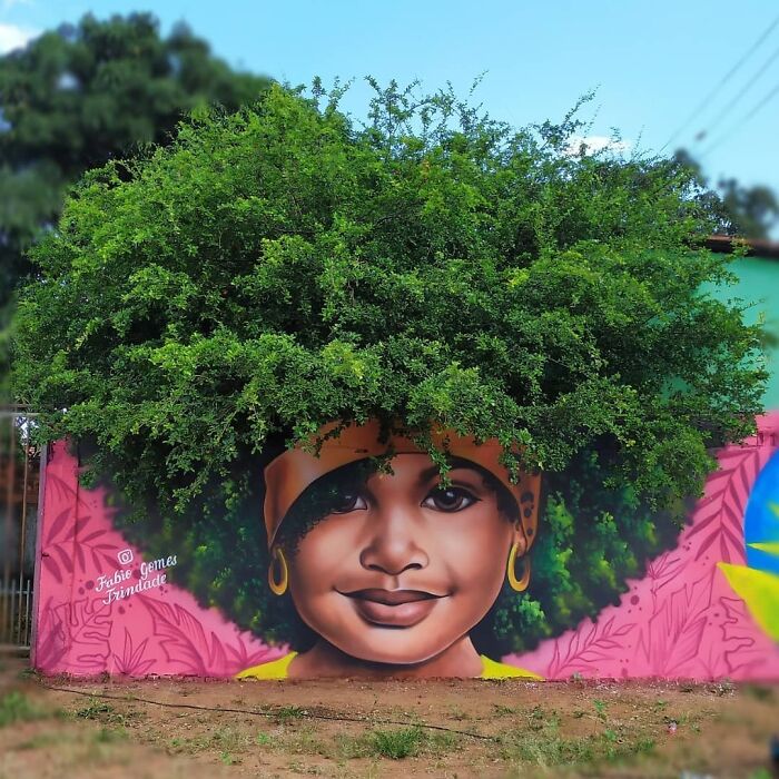 Este artista brasileño se hace viral tras utilizar árboles como "cabello" para sus retratos de mujeres